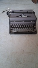 Vtg 1940’s  Royal Quiet DeLuxe Typewriter Manual Portable Black A-1235548 thumbnail