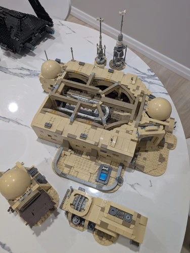 LEGO Star Wars: Mos Eisley Cantina (75290)