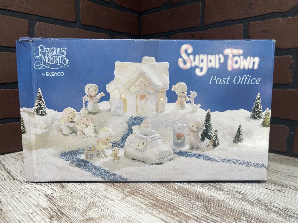 1998 Vintage Precious Moments Sugar Town Post Office 8 Piece Set 456217 In Box - Image 2 of 4