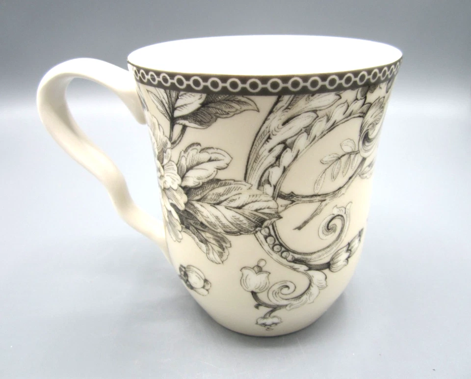 Taza de té de café 222 Quinta antigua blanca con flores de Adelaida en gris 14 oz (460) Foto 3 de 4