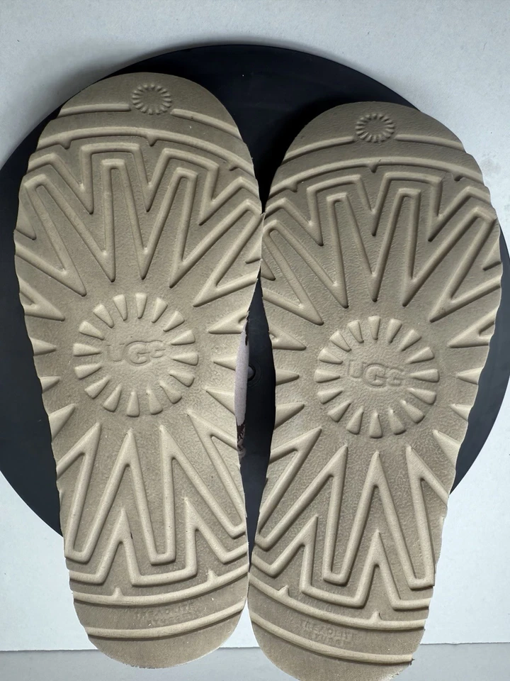 Ugg Women Light Pink Mini Boots New No Flaws Excellent Condition Sz 7 So Cool - Image 3 of 4