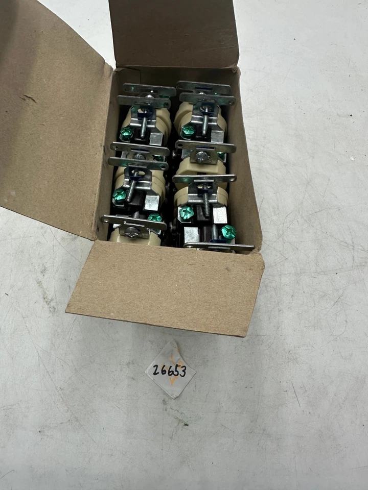 Cooper 5270V-BU Duplex Receptacles 15 Amp 125V 2P 3W - Image 4 of 4