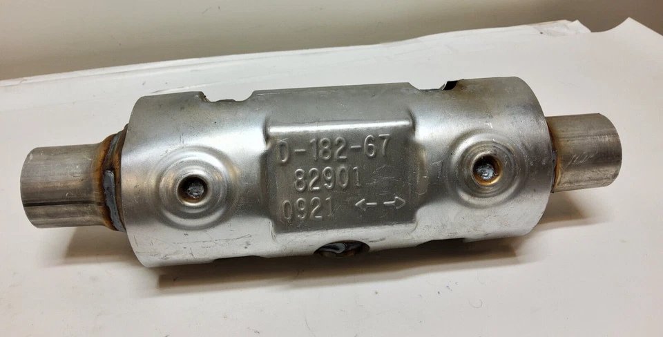 Nuevo convertidor catalítico universal Napa Walker escape CalCat Carb 81121 Foto 4 de 4