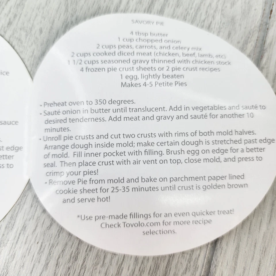 Molde para tartas Tovolo Petite manzana 4" mini tartas sobre la marcha con recetas de postres país Foto 4 de 4