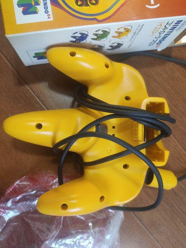 Original Nintendo 64 Yellow Controller N64 Tight Stick, Excellent Condition #4 - Picture 4 of 4