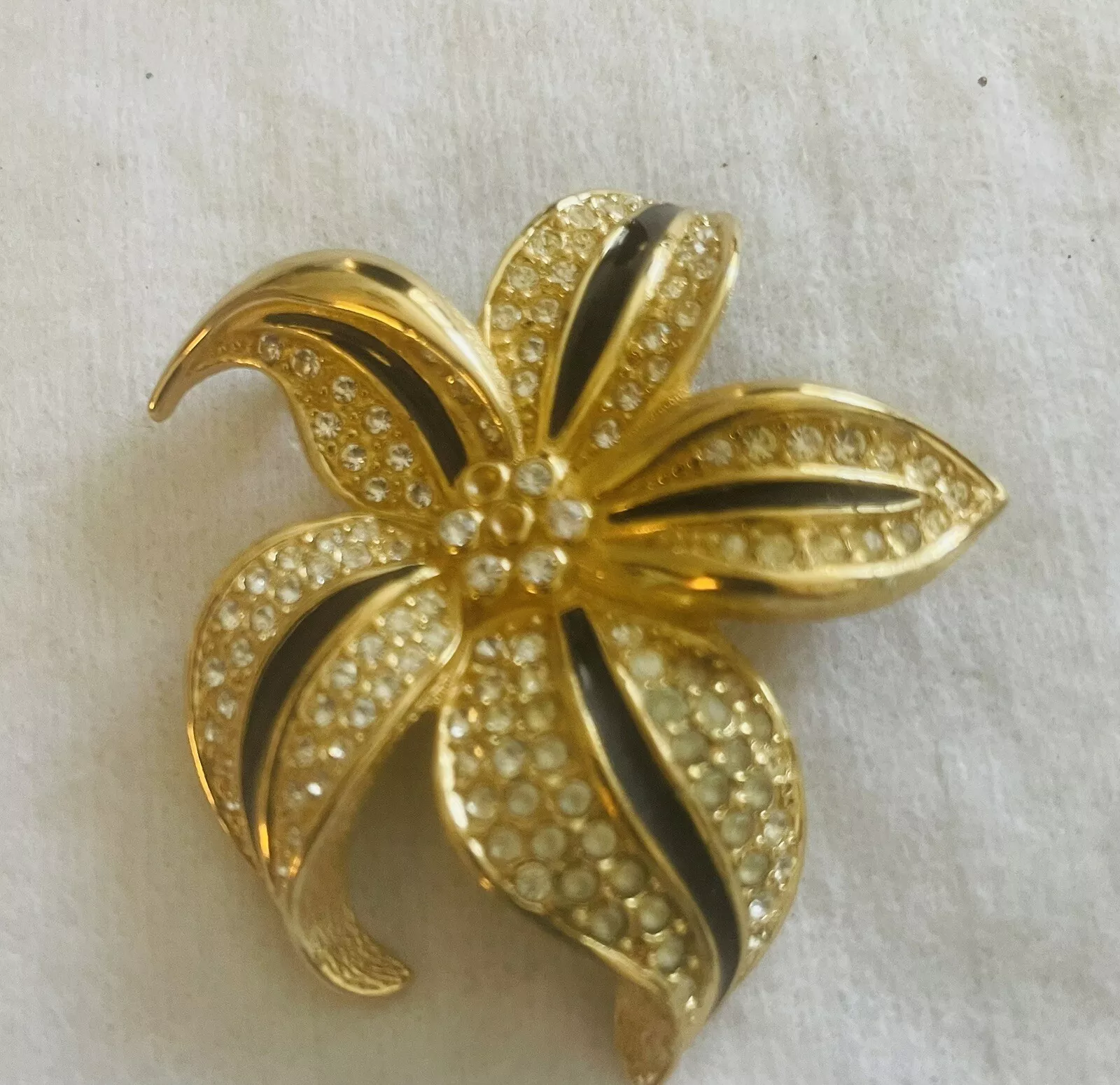 Broche vintage Christian Dior strass fleur feuille bijou succession