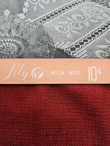 Vintage 1954 MODERN CROCHET 75 & DOILIES to TREASURE 1600 Lily Design Books FS - Picture 3 of 9