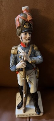 VINTAGE NAPOLEONIC ''GRENADIER DE LA GARDE'' STATUE