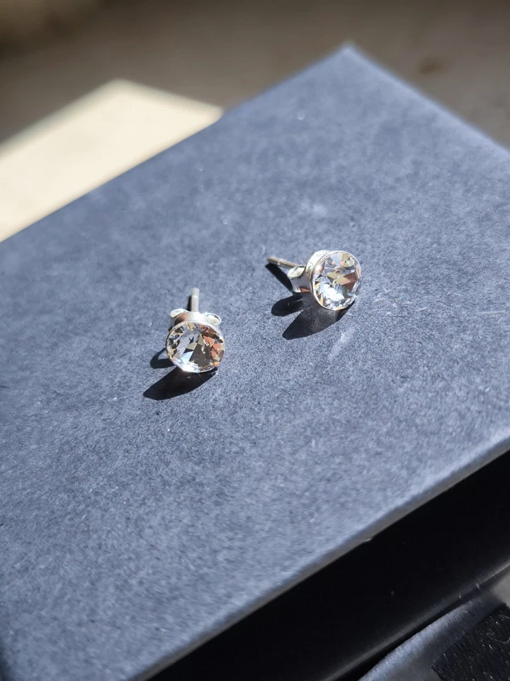 Ohrringe mit Swarovski Kristall Chaton 6 mm 925 Silber, Ohrstecker Damen Kristal