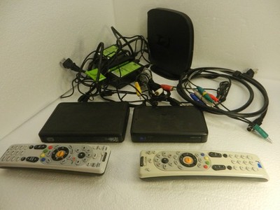 3x Lot DIRECTV Satellite Receivers   w/ 3 REMOTES & 3 Power AC Adapters