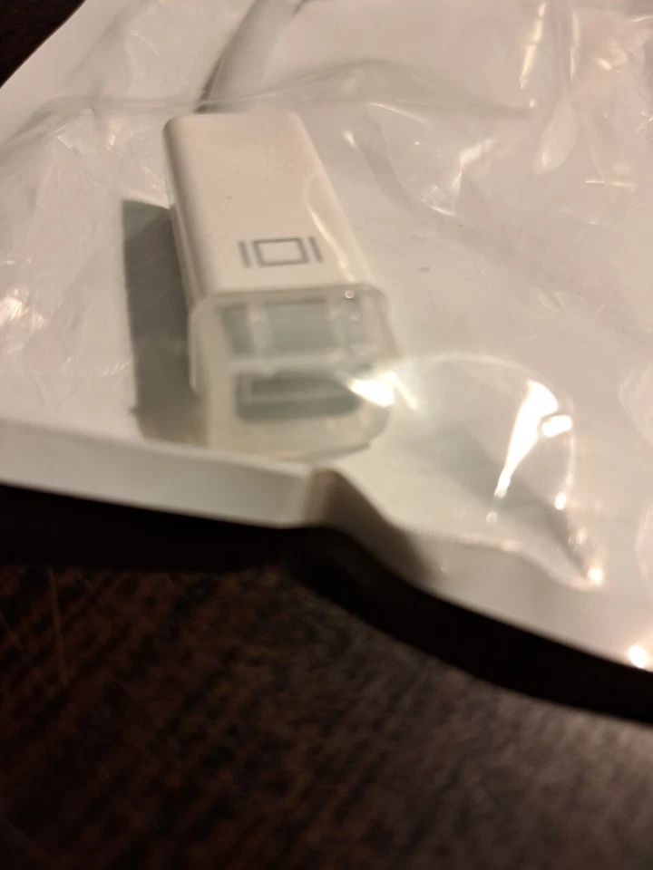 NEW GENUINE APPLE DISPLAY ADAPTER MINI-VGA to VGA OUTPUT M9320G/A OEM iMac mac - Image 4 of 4