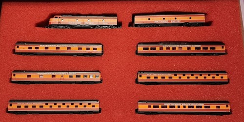 Con-Cor Spur N Southern Pacific Daylight Passenger Set #004302 | Zustand: Used