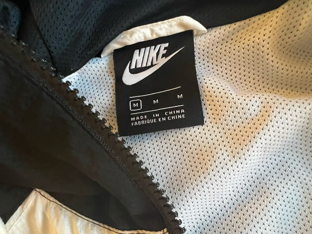 Nike Sportswear Swoosh Hooded Woven Jacket Black / White Nike Sportswear Swoosh Hooded Woven Jacket Black / White