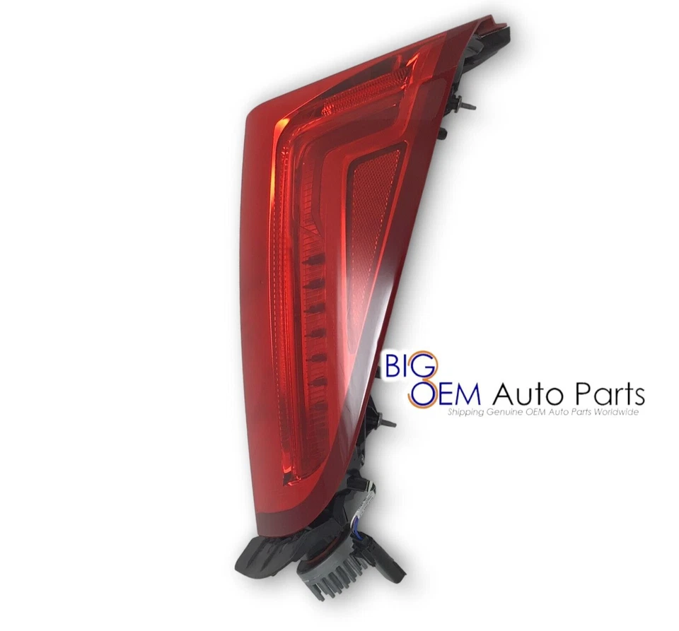 Luz trasera lateral derecha para pasajero Cadillac XTS 2013-2017 OEM 84136218 Foto 2 de 4
