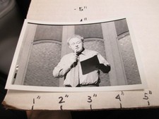 ABC TV show staff photo 1970s DICK CAVETT Carroll O'Connor All in the Family #6