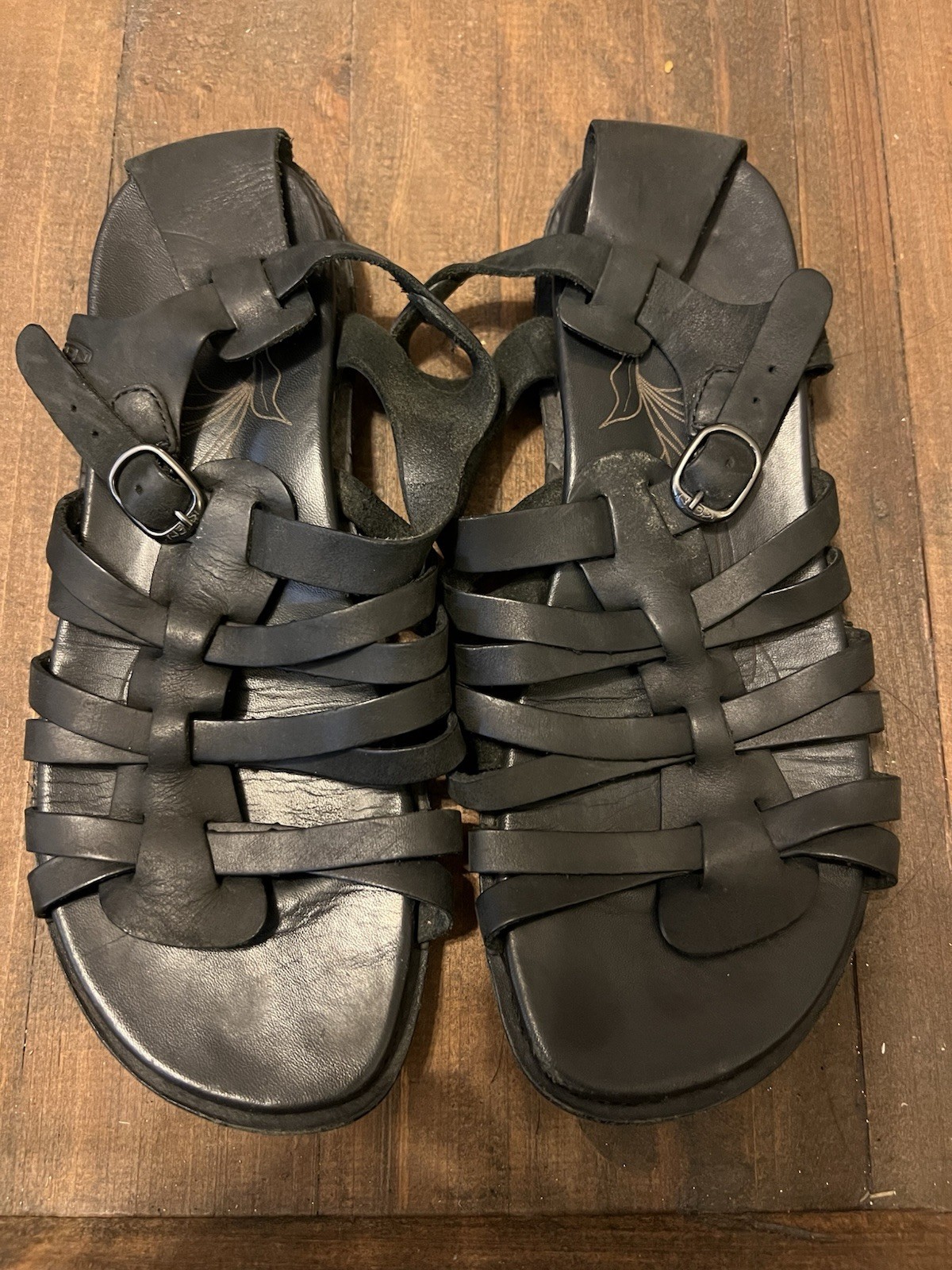 Sandali con cinturino Keen Alman in pelle nera Gesù Gladiatore donna 7 usati in ottime condizioni