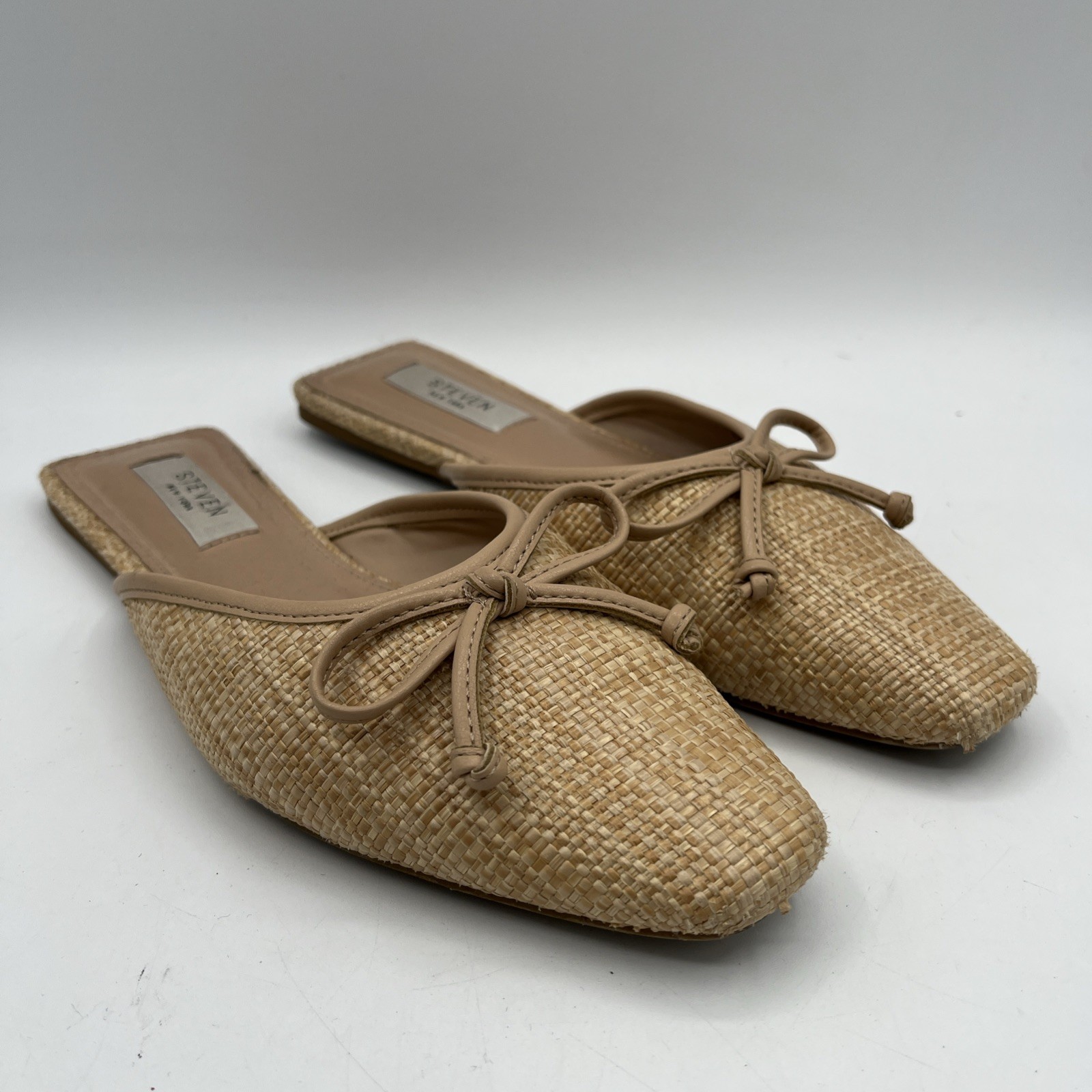 Steven New York Bow Flats Women’s Size 6 US - A122318