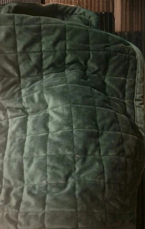  Velvet Quilt & 2-Sham Multi-Piece Sets (Solid Squares Emarald Green Queen  - Image 4 of 4