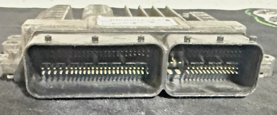 CALCULATEUR MOTEUR SSANGYONG KORANDO 2.0L 6715400132 28384118 DCM3.7AP A DECODER - Immagine 3 di 4