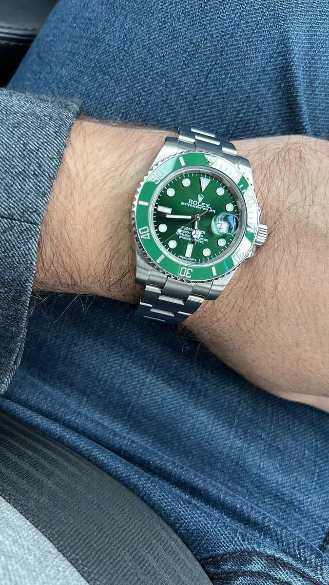 Rolex submariner Hulk 2013 116610LV with Box and Papers MINT