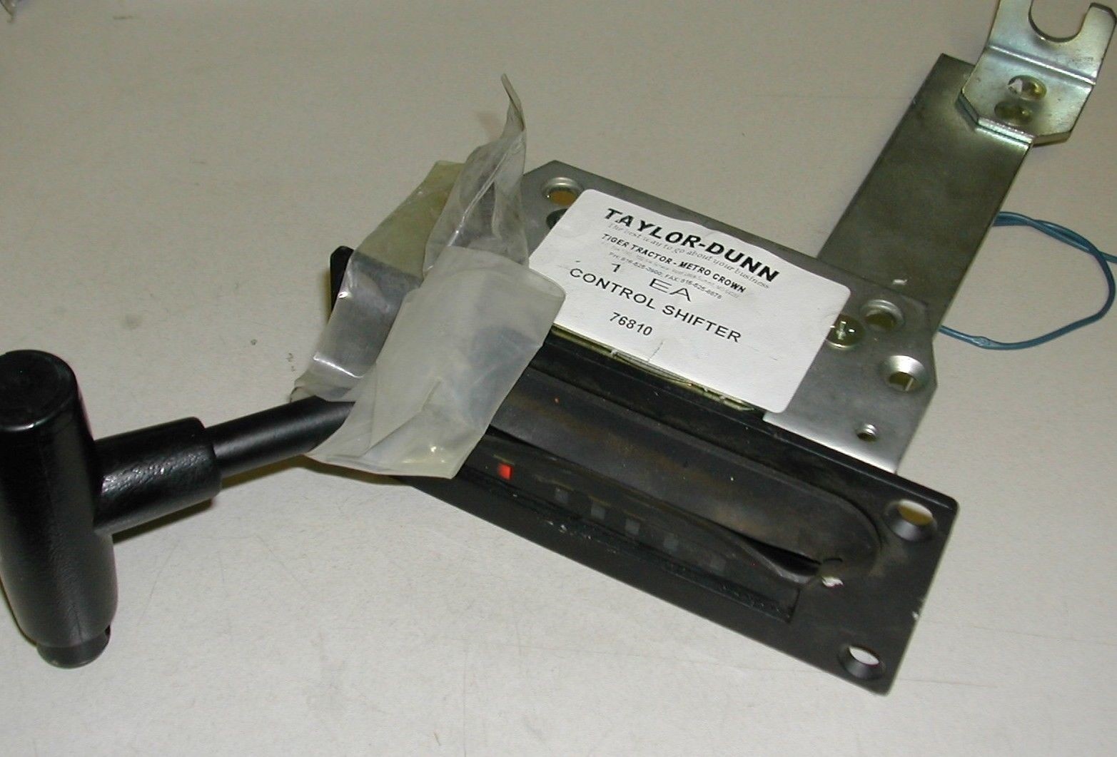 Taylor Dunn UN-76810 SHIFTER STICK CONTROL TIGER TRACTOR TRANSMISSION NEW M10-1