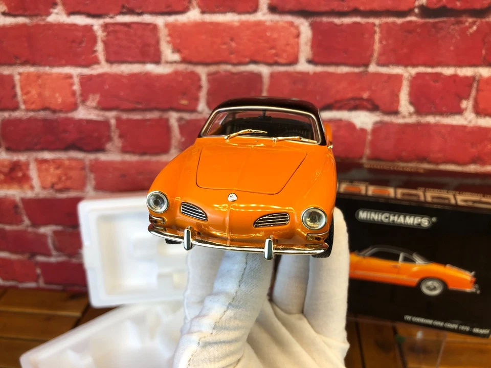 NEW IN BOX - MINICHAMPS 1970 VW KARMANN GHIA COUPE 1:24 ~ IMPERFECT ~ Read ~ - Image 3 of 4