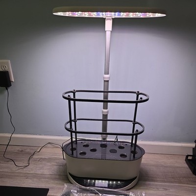 AeroGarden Bounty Indoor Garden comes with 3 level trellis