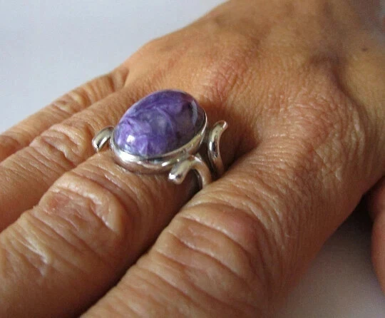 Silver Ring for Women, Women's Silver Ring, handmade silver Ring with Charoite - Immagine 2 di 4