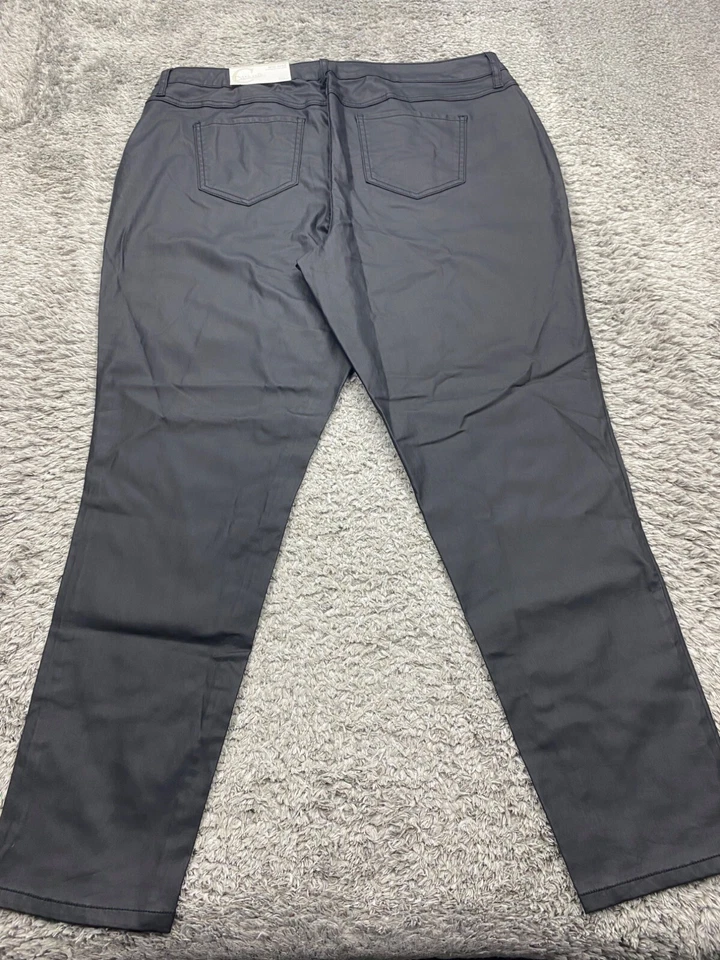 Calça de couro sintético Cato feminina 20W plus preta cintura média tornozelo magro EST 1946 nova com etiquetas - Imagem 2 de 4