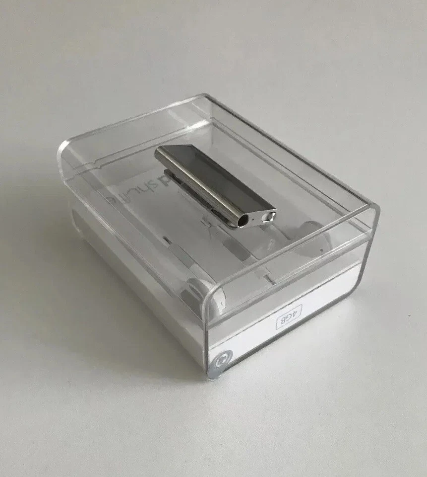 New Sealed Old Stock Apple iPod Shuffle 3rd Generation Stainless Steel 2009 - Image 2 of 4