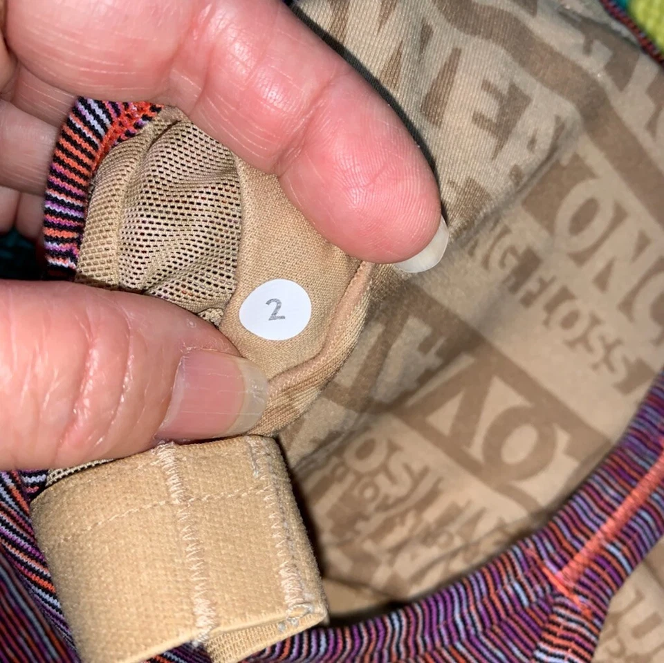 Camiseta sin mangas Lululemon talla 2 Power Y Wee Are From Space negra marzo múltiple Foto 3 de 4