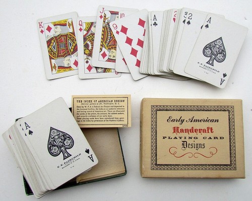 VINTAGE EARLY AMERICAN HANDCRAFT DESIGNS PLAYING CARDS DOUBLE DECK BOX - Picture 2 of 3