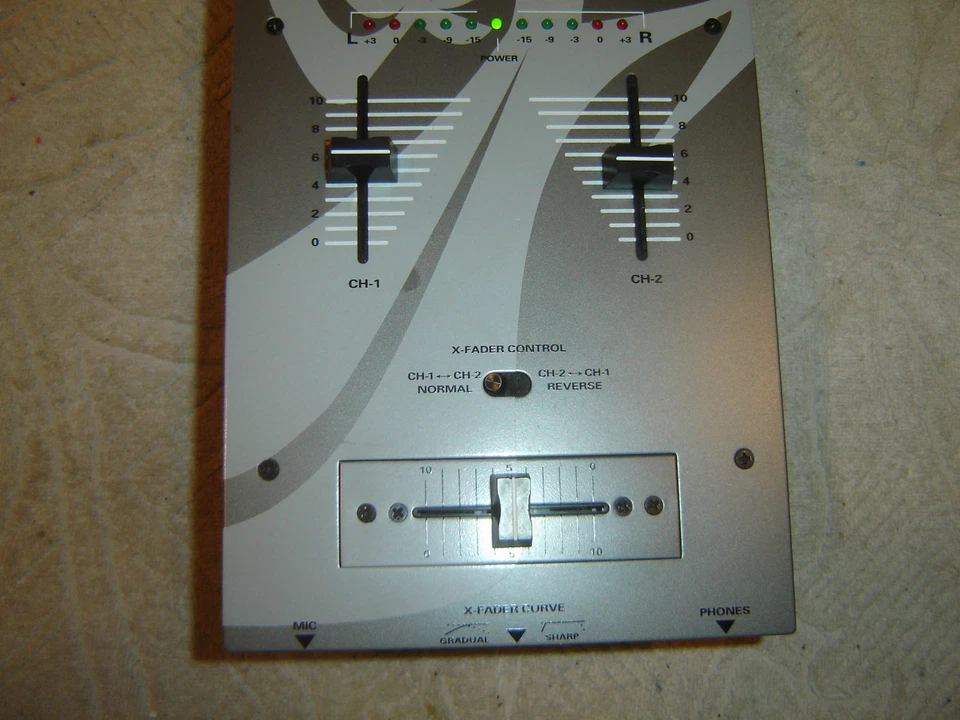 Gemini PMX-60, Stereo Preamp Mixer - Image 4 of 4