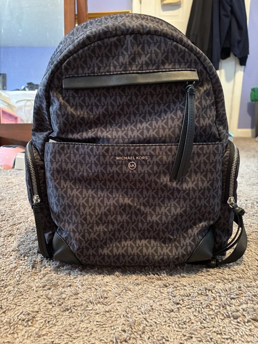 Michael Kors Backbag with tags 31562966_62581051_600.jpg main image 2