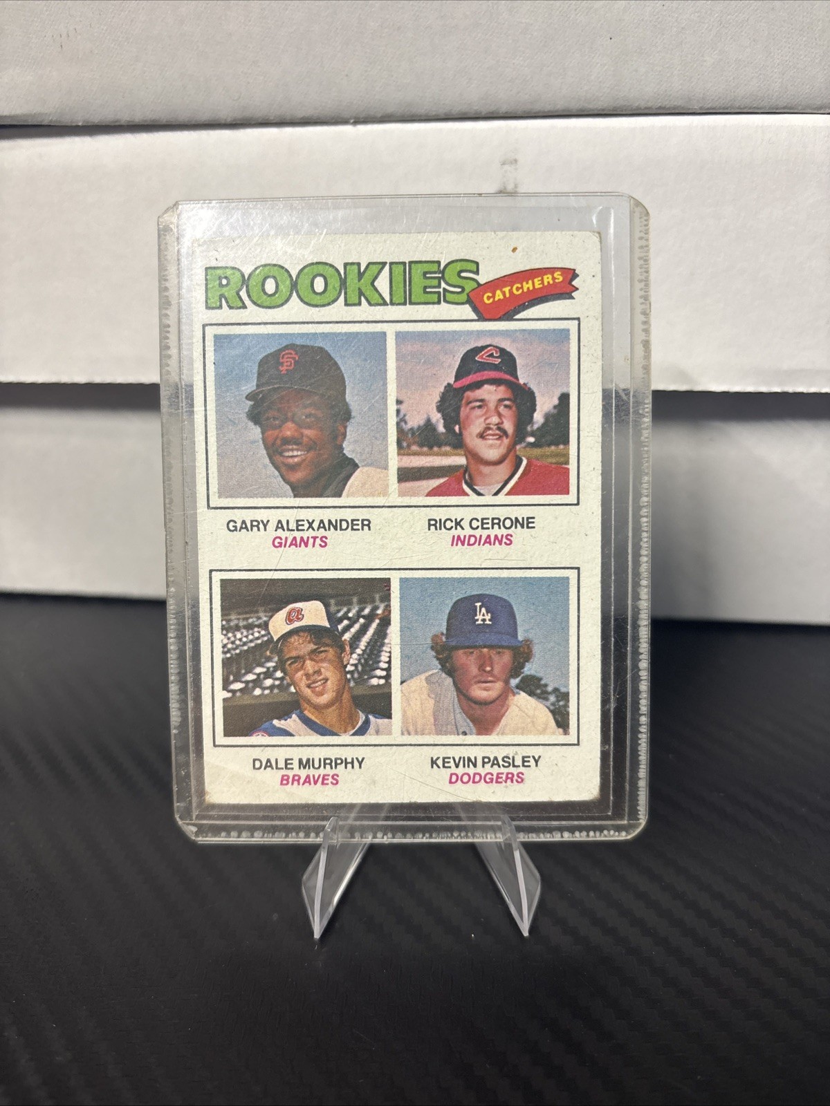 1977 Topps Rookie Catchers Dale Murphy Rick Cerone Gary Alexander #476 RC MISCUT