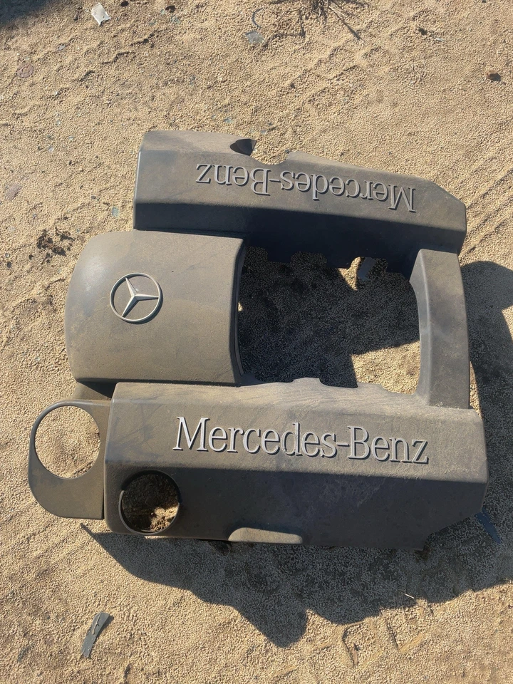 00 Cubierta de motor Mercedes Benz E320 W210 Oe# 1120100167 Foto 2 de 4