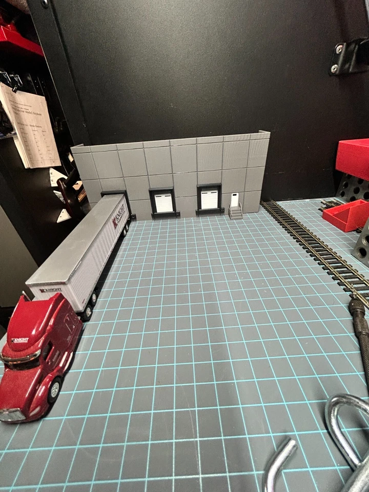 224163 Background Distribution/Warehouse Building H0 Scale - Image 2 of 4