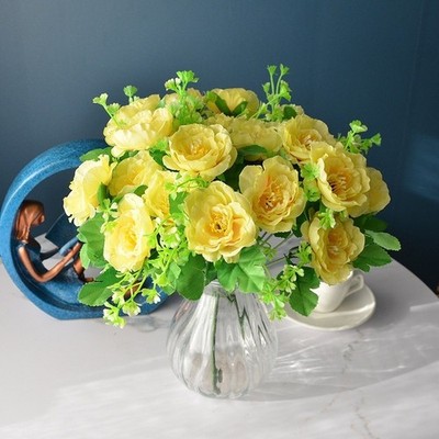 Langlebiges Seidenblumengesteck 30 cm für festliche Dekoration zu Hause