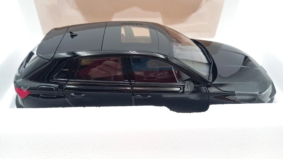  NV188388 Norev Audi RS3 2025 1/18 - Immagine 4 di 4