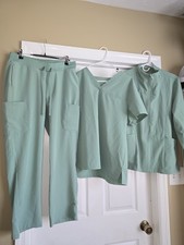 Mandala Women's One Pocket Scrub Top Size Xl, Scrub Pants Size MP, LG Jacket