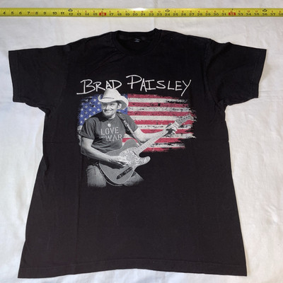 Brad Paisley Weekend Warrior World Tour Band T-Shirt Men's Size Large Concert
