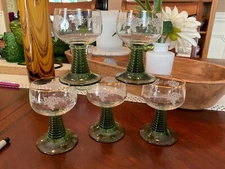 Schone Trinkglaser German Crystal Wine Glasses Green Stem Etched Grapes-Gold Rim