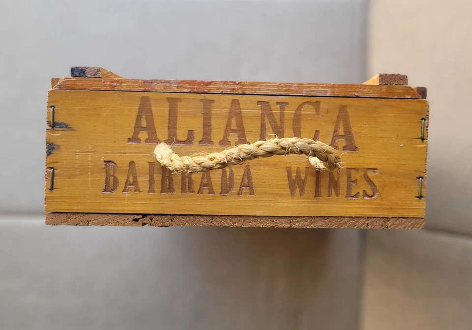 Caja de vino de madera de 3 botellas con mango de cuerda y tapa deslizante Alianca Bairrada Wine Foto 4 de 4