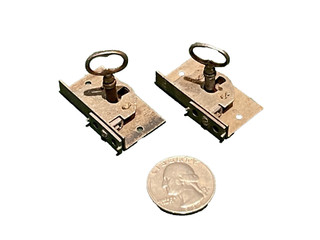 2 VTG UNMARKED Longcase Flush Mount Lock & Key Trunk Cabinet Desk Latches