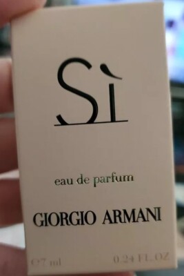 Giorgio Armani Eau De Parfum Sì .24 Ounces