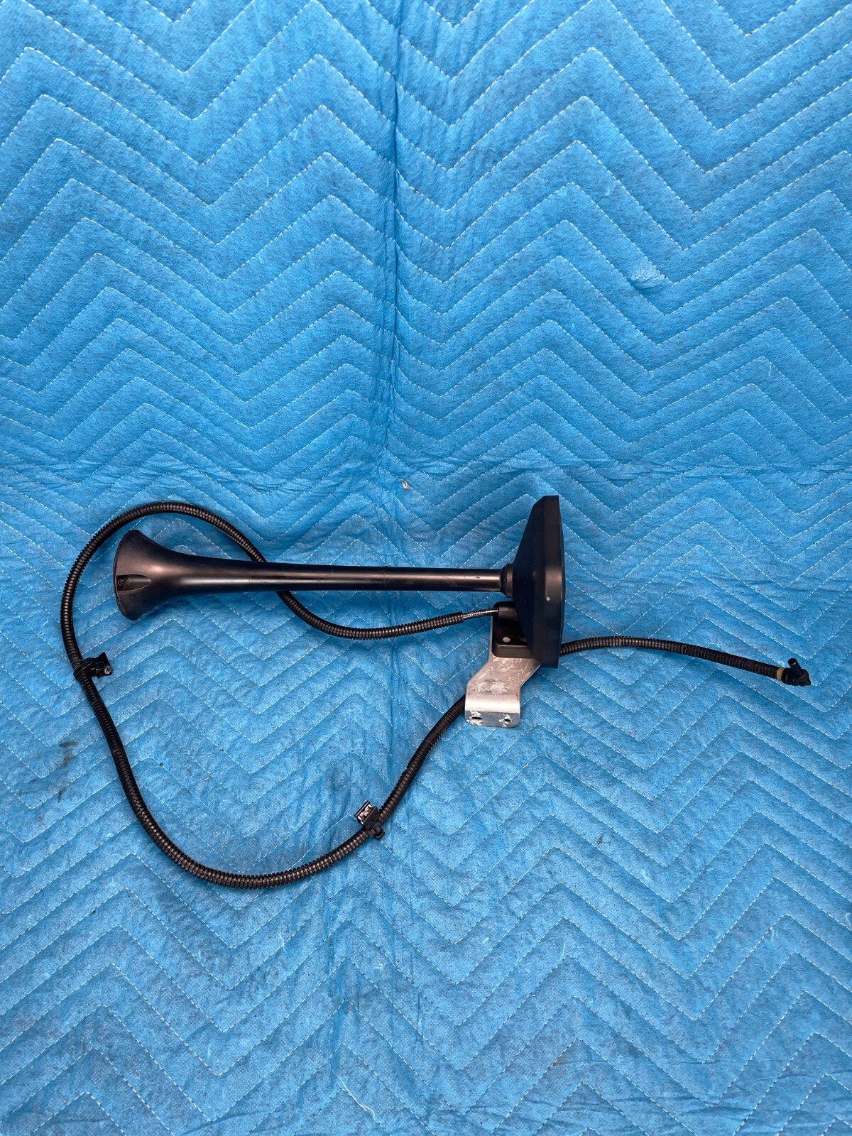 Kenworth Construction T680 Hadley Air Horn w/ Bracket & Wiring 2022 OEM