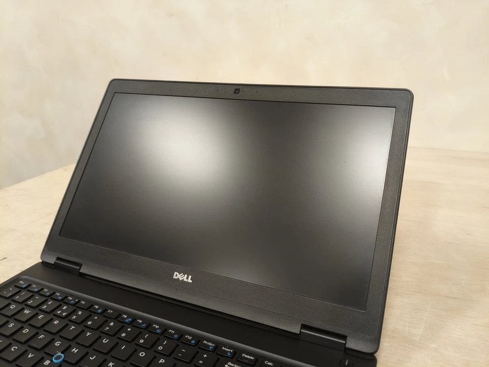 Dell Latitude 5580 i5-7200U 8GB RAM 256GB SSD 15.6" FHD Windows 11 - Image 4 of 4