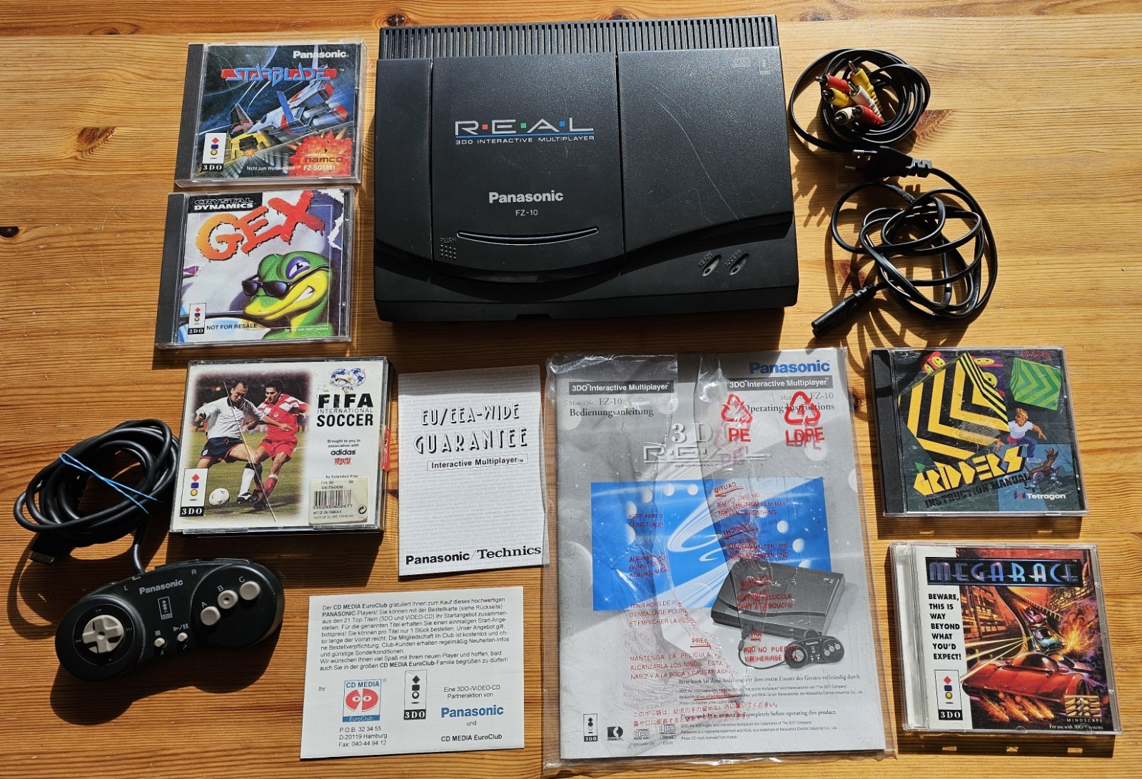 Panasonic 3DO REAL FZ-10 PAL Konsole getestet inkl. 5 Games + Controller + Anlei