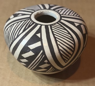 Signed Adrienne Roy Keene Vintage Acoma Pueblo Pottery Jar Pot Vase 2-3/4  Dia