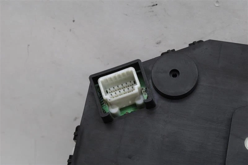 SPEEDOMETER CLUSTER Nissan Maxima 2010 10 1069073 - Image 4 of 4